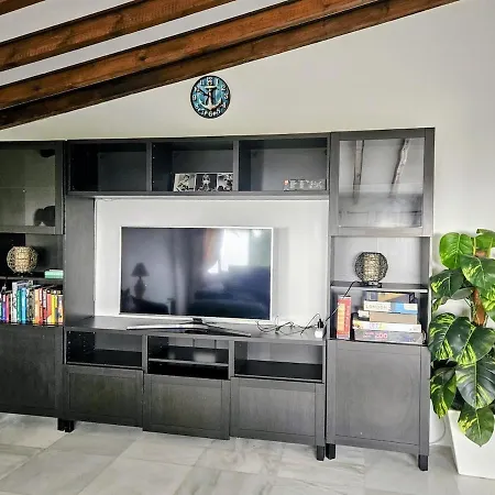 Stunning Spacious With Panoramic Sea Views *