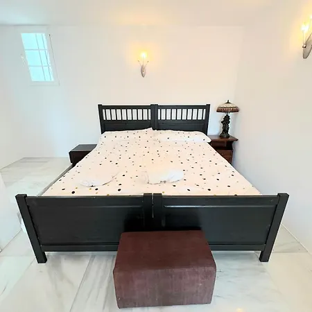 Stunning Spacious With Panoramic Sea Views Lejlighed